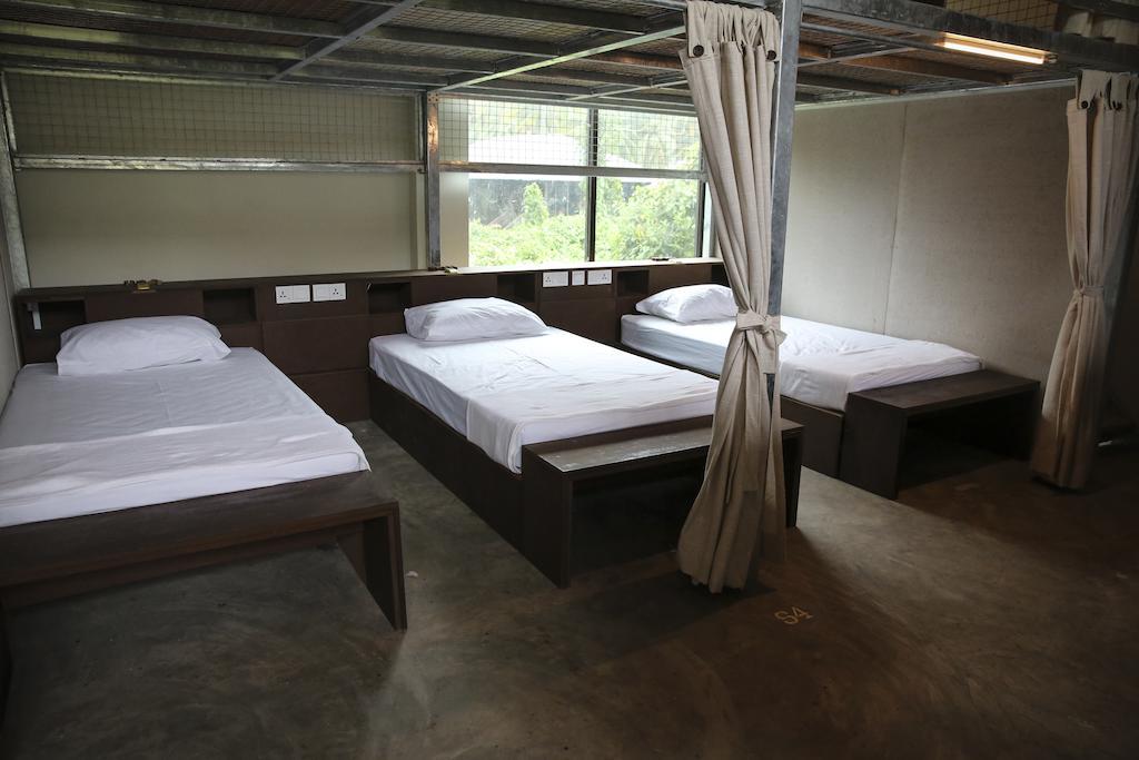 Bb Bunkers Hostel Santubong Exterior photo
